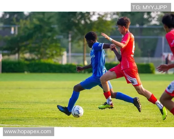 张丽娜足球明星在北京的成长之路与职业生涯的辉煌成就分享